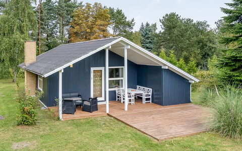 Aleth - 800M from the Sea: Roof, House, Home, Cottage, Door, Siding, Deck, Porch, Plank, Hardwood