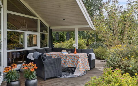 Emelita - 175M from the Sea: Residential Area, Shrub, House, Home, Garden, Estate, Shade, Landscaping, Lawn