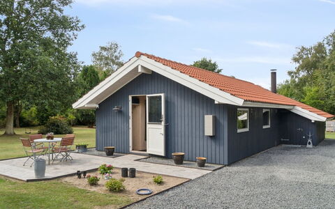 Emelita - 175M from the Sea: Residential Area, Shrub, House, Home, Garden, Estate, Shade, Landscaping, Lawn
