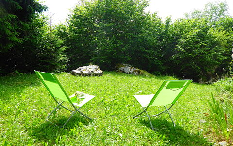 Chalet Giove: Green, Furniture, Grass, Outdoor Furniture, Folding Chair, Chair, Groundcover, Garden, Lawn