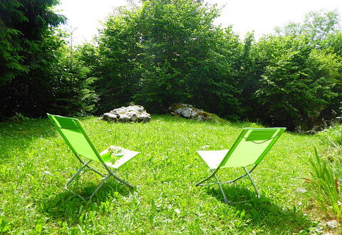 Chalet Giove: Green, Furniture, Grass, Outdoor Furniture, Folding Chair, Chair, Groundcover, Garden, Lawn