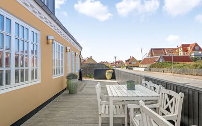 Albine - 150M from the Sea