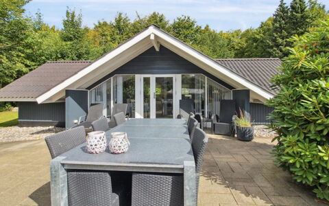 Helke - 30Km from the Sea: Cottage, Backyard, Yard, Garden Buildings, Shed, Siding, Outdoor Furniture, Log Cabin, Outdoor Structure, Shack