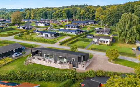 Fin - 150M from the Sea: Roof, House, Home, Cottage, Siding, Estate, Driveway, Garden Buildings, Yard, Shed