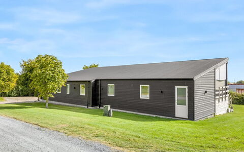 Fin - 150M from the Sea: Roof, House, Home, Cottage, Siding, Estate, Driveway, Garden Buildings, Yard, Shed