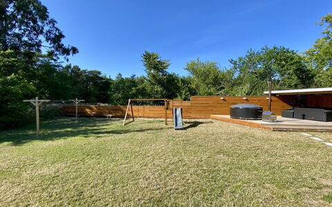 Wolter - 1.7Km from the Sea: Tree, Grass, Land Lot, Garden, Shade, Lawn, Backyard, Yard, Landscaping, Park