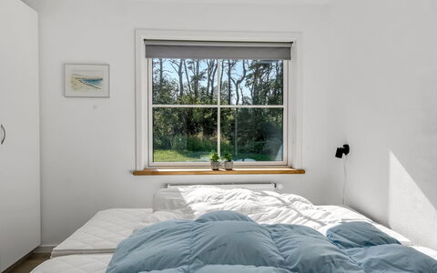 Wolter - 1.7Km from the Sea: Bedroom, Wood, Bed Sheet, Bedding, Bed, Interior Design, Linens, Furniture, Ceiling, Lighting