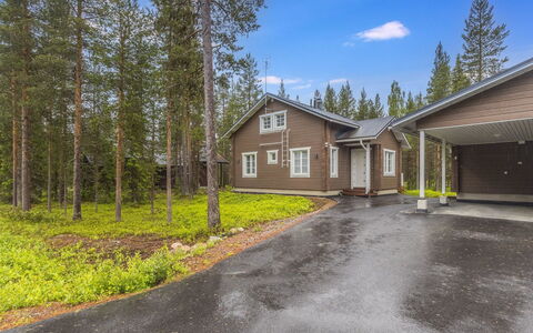 Levi Kartano: Waterway, Bank, Watercourse, Lake, Cottage, Forest, Channel, Reservoir, Log Cabin