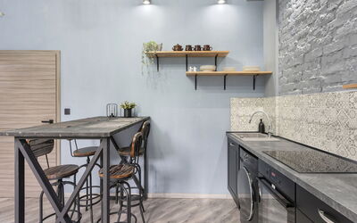Accommodation:&nbsp;Carlsbad Suites 100.2