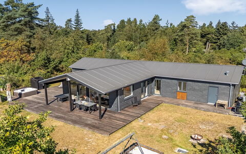 Milda - 100M from the Sea: House, Roof, Home, Cottage, Shrub, Groundcover, Estate, Farmhouse, Siding, Garden Buildings