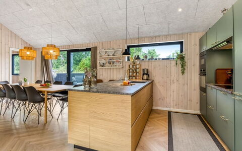 Artur - 800M from the Sea: Wood, Flooring, Interior Design, Floor, Furniture, Kitchen, Countertop, Ceiling, Wood Flooring, Kitchen & Dining Room Table