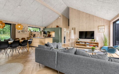 Artur - 800M from the Sea: Wood, Ceiling, Living Room, Hardwood, Wood Flooring, Plank, Lumber, Wood Stain, Log Cabin