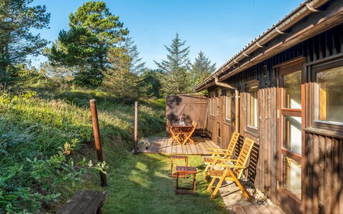 Anneka - 750M from the Sea: Wood, Cottage, Rural Area, Log Cabin, Wood Stain, Hardwood, Garden Buildings, Garden, Siding, Yard