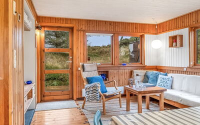 Anneka - 750M from the Sea