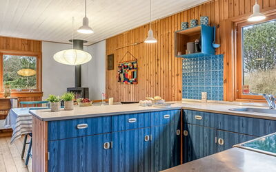 Anneka - 750M from the Sea