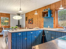 Anneka - 750M from the Sea