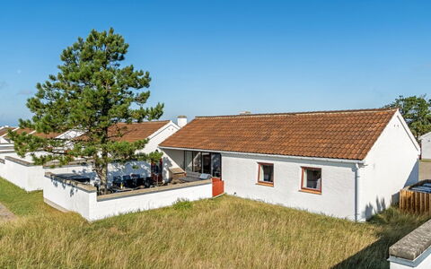 Enwald - 700M from the Sea: Sky, House, Roof, Home, Architecture, Residential Area, Land Lot, Cottage, Human Settlement, Rural Area