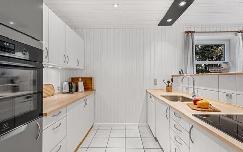 Åsemarie - 500M to the Fjord: Roof, House, Home, Cottage, Door, Siding, Deck, Porch, Plank, Hardwood