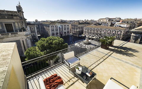 Penthouse: Apartment, Condominium, Hotel, Balcony