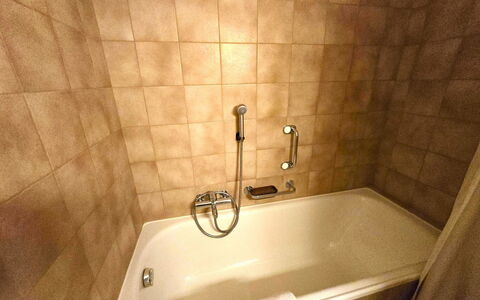 Ferienwohnung Selva: Bathroom, Plumbing Fixture, Bathtub, Wall, Flooring, Floor, Tap, Shower Head, Plumbing, Tile