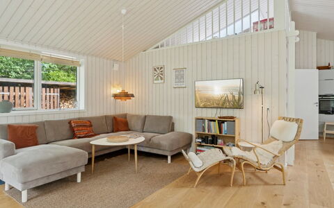 Ovine - 1.2Km to the Fjord: Wood, Furniture, Apartment, Room, Ceiling, Wood Stain, Chair, Hardwood, Varnish, Lumber