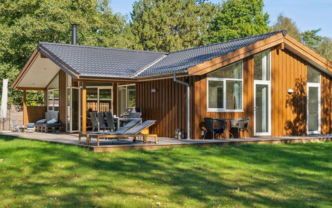 Ovine - 1.2Km to the Fjord: Wood, Furniture, Apartment, Room, Ceiling, Wood Stain, Chair, Hardwood, Varnish, Lumber