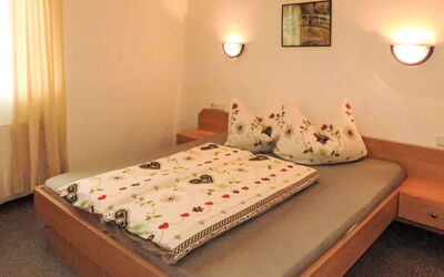 Accommodation:&nbsp;Kristall 666.2