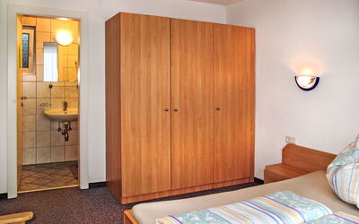 Accommodation:&nbsp;Kristall 666.1