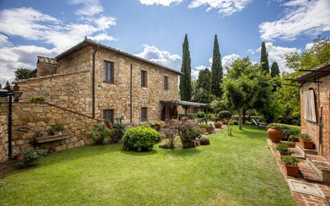 Maria Gabriella Holiday Home In Monticchiello: Cottage, Estate, Garden, Backyard, Brick, Farmhouse, Landscaping, Villa, Historic House