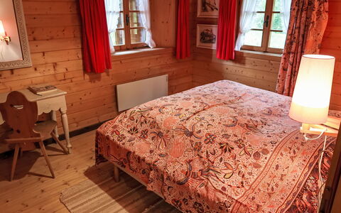Rodas Soura 5: Furniture, Interior Design, Wood, Flooring, Floor, Ceiling, Bedroom, Bed, Room, Wood Stain