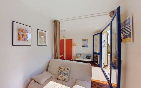 Le Barcarès 255: Furniture, Interior Design, Flooring, Floor, Wood, Room, Couch, Ceiling, Living Room, Apartment