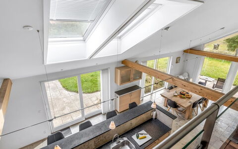 Talitha - 40M from the Sea: Wood, Ceiling, Interior Design, Flooring, Kitchen, Attic, Hardwood, Countertop, Beam