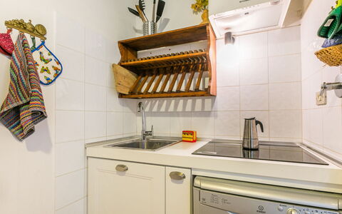Ridaldi: Major Appliance, Wood, Kitchen Appliance, Kitchen, Interior Design, Flooring, Room, Floor, Furniture, Countertop