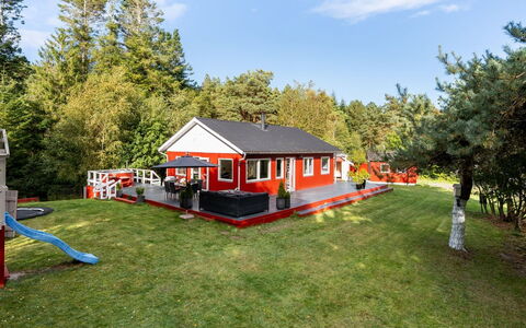 Winder - 925M from the Sea: Wood, Home, Porch, Deck, Hardwood, Roof, Wood Stain, Wood Flooring, Eco Hotel