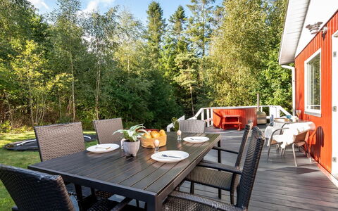 Winder - 925M from the Sea: Wood, Home, Porch, Deck, Hardwood, Roof, Wood Stain, Wood Flooring, Eco Hotel
