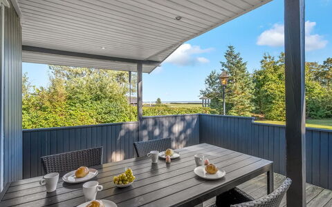 Leani - 150M from the Sea: Grass, Grassland, Land Lot, Cottage, Rural Area, Meadow, Garden Buildings, Garden, Shed