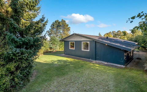Leani - 150M from the Sea: Grass, Grassland, Land Lot, Cottage, Rural Area, Meadow, Garden Buildings, Garden, Shed