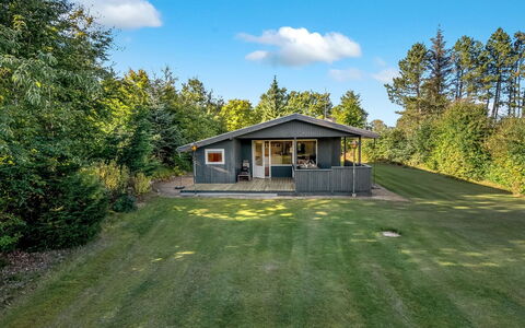 Leani - 150M from the Sea: Grass, Grassland, Land Lot, Cottage, Rural Area, Meadow, Garden Buildings, Garden, Shed