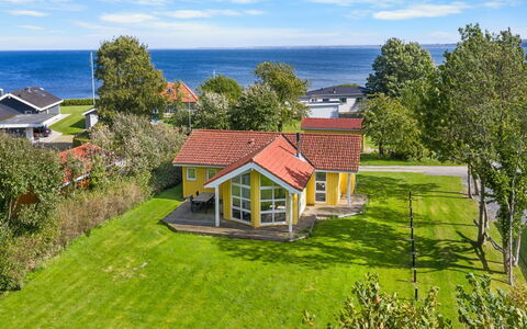 Solja - 85M from the Sea: Grass, Grassland, Land Lot, Cottage, Rural Area, Meadow, Garden Buildings, Garden, Shed