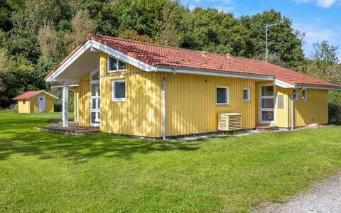 Solja - 85M from the Sea: Grass, Grassland, Land Lot, Cottage, Rural Area, Meadow, Garden Buildings, Garden, Shed