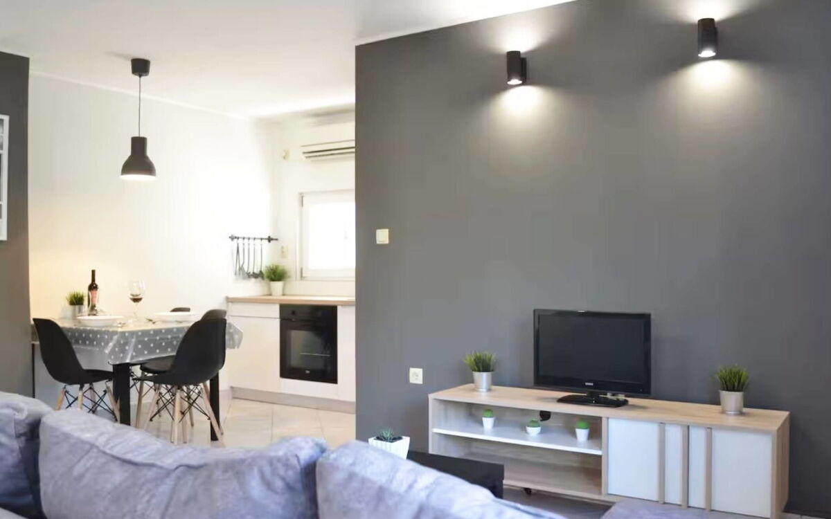 Accommodation:&nbsp;Beg 802.1