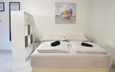 Accommodation:&nbsp;Beg 802.1