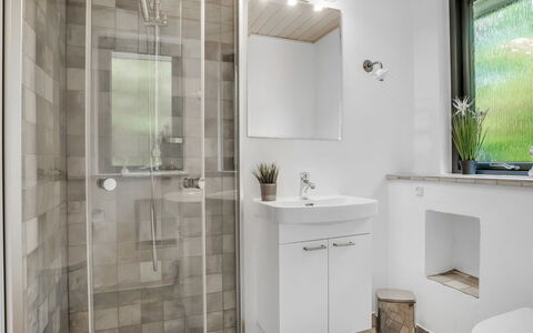 Velika - 300M to the Fjord: Bathroom, Interior Design, Plumbing Fixture, Flooring, Wall, Floor, Sink, Ceiling, Toilet, Bathroom Cabinet