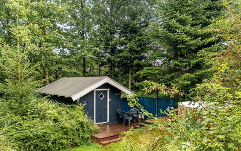 Velika - 300M to the Fjord: Shrub, Cottage, Garden, Garden Buildings, Shed, Groundcover, Backyard, Siding, Landscaping, Lawn