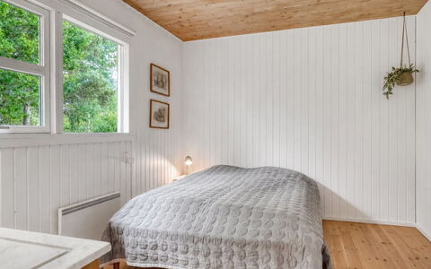 Ingamaj - 4Km from the Sea: Wood, Flooring, Ceiling, Floor, Interior Design, Bedroom, Wood Flooring, Bed, Plank, Room