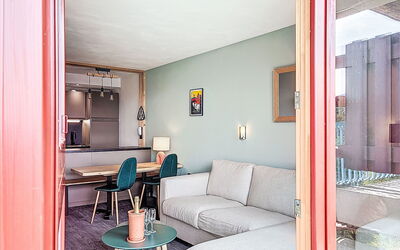 Les Arcs 251: Wall, Interior Design, Wood, Flooring, Floor, Ceiling, Furniture, Apartment, Room, Living Room