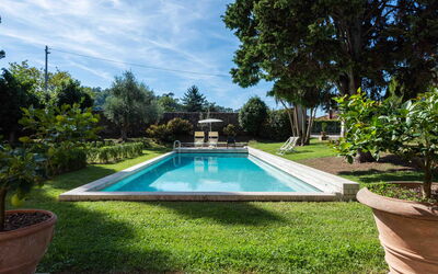 Villa Tambellini De Fondra: Swimming Pool, Shrub, Garden, Resort, Water Feature, Shade, Landscaping, Backyard, Eco Hotel, Hacienda