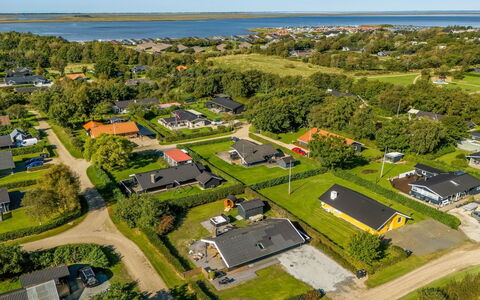 Thamina - 200M to the Fjord: Home, Roof, House, Door, Cottage, Shade, Garden, Groundcover, Porch, Yard
