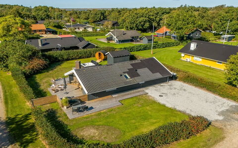 Thamina - 200M to the Fjord: Home, Roof, House, Door, Cottage, Shade, Garden, Groundcover, Porch, Yard