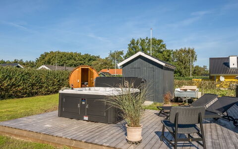 Thamina - 200M to the Fjord: Home, Roof, House, Door, Cottage, Shade, Garden, Groundcover, Porch, Yard